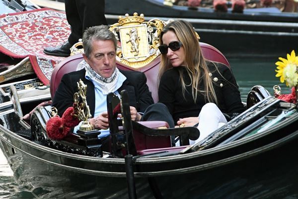 ヒュー・グラント コロナ感染の経験告白「パニックになった」