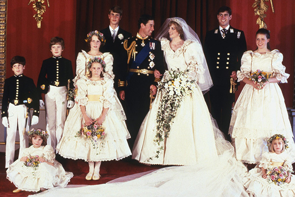 ダイアナ妃のブライズメイド務めた少女、53歳となり結婚