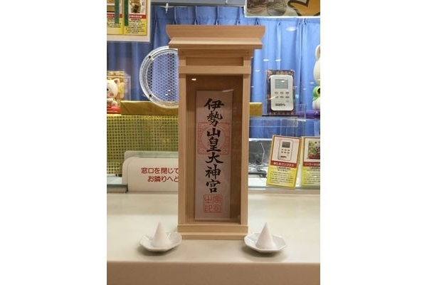 盛り塩に、お清め酒…億を招く宝くじ売り場がやっている工夫