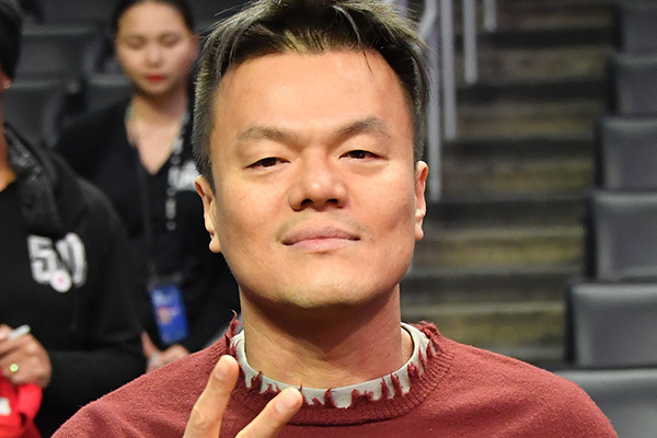 鬼教官が子煩悩パパに…NiziUの父J.Y. Parkがキャラ変した訳