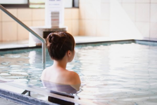 湯船につかって深呼吸が免疫力アップに効く！専門家が指摘