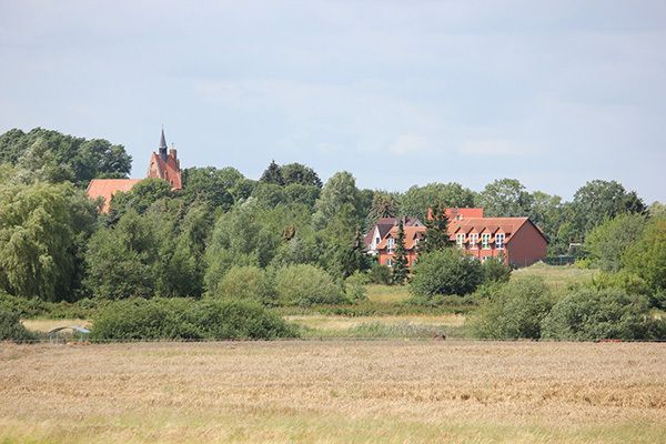 12歳少年殺害の疑いで14歳を逮捕、英国の小さな村で