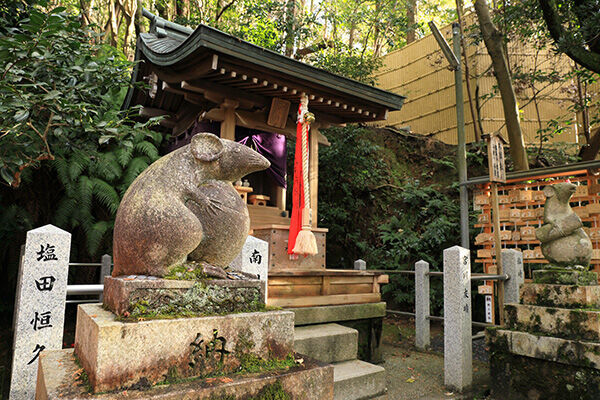 大豊神社の狛ねずみ（写真：アフロ）