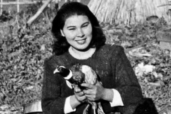 20歳で中学に…アイヌ解放に尽力の宇梶静江さん語る学生時代