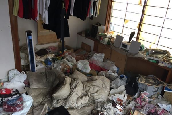 ゴミに埋もれ死亡のケースも「中高年の引きこもり」に懸念