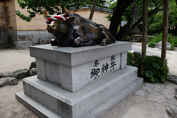 初詣でで行きたい“丑神社”〜西日本編