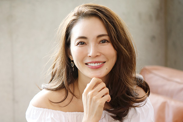 押切もえ40歳からを美しく生きる1「10代は、日焼け止めを塗って日焼けしていました」