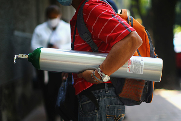 コロナ病棟で殺人事件　酸素ボンベで82歳が殴り殺される