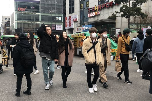 年収格差800万円、韓国ではハイスぺ人材でも一寸先はワープア