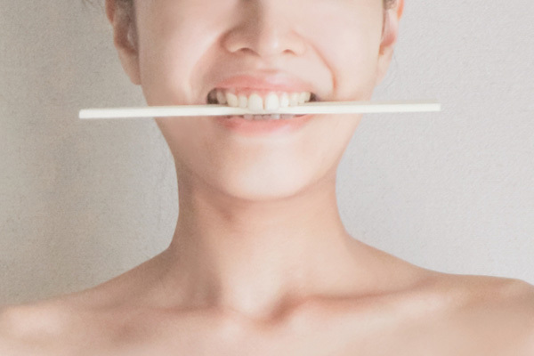 顔のたるみで“土砂崩れ”起こさないためのエクササイズ3