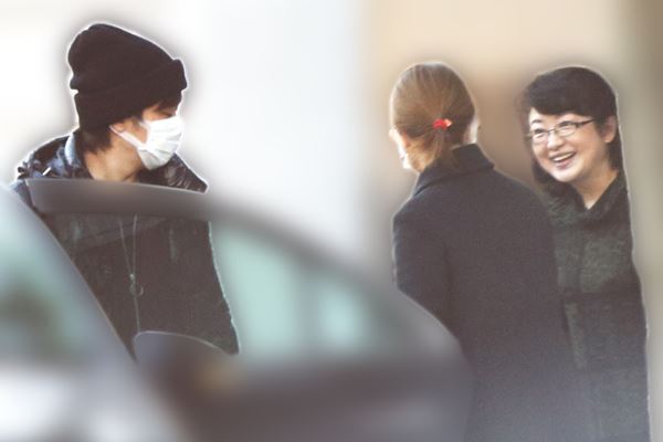 百恵さんが笑顔に！祐太朗夫妻の新年挨拶で初3ショット目撃