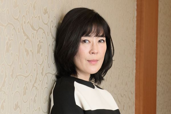 寺島しのぶ コロナ禍で異変「謎の頭痛、1カ月ベッドで横に」