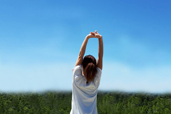 肩こり、腰痛の解消に…接骨院院長が勧める「7秒腕回し」