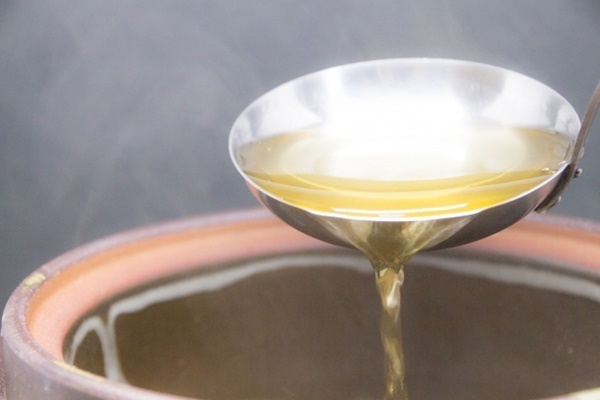 料理研究家の鈴木登紀子さん死去 本誌で語っていた大事なこと