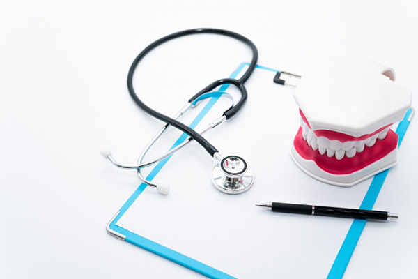 「初診に4時間」…人気歯科医が語る“歯は抜くな”のワケ