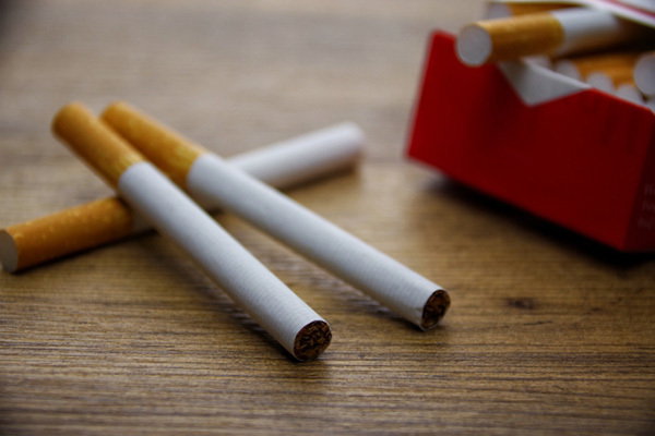 イオン「就業45分前の禁煙要請」は人権侵害？論争が勃発