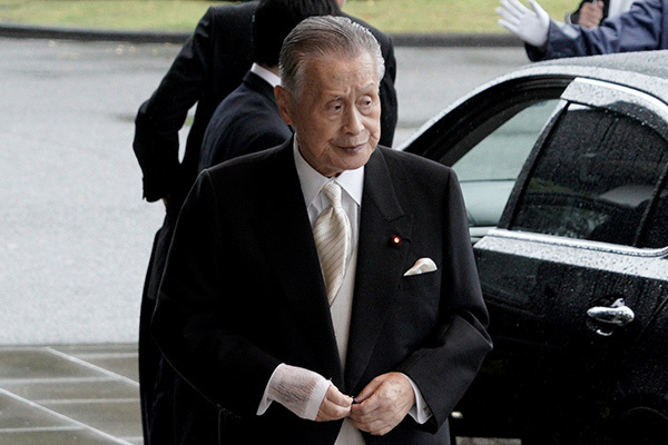 森会長“女性の多い会議時間かかる”発言に即刻辞任求める声