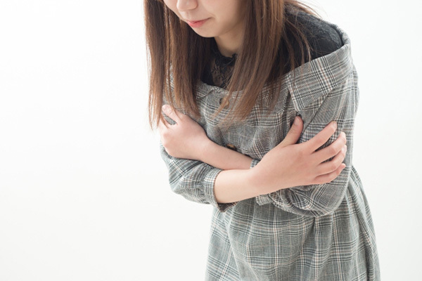 冷えの改善に鍼灸接骨院院長がすすめる「肝臓マッサージ」