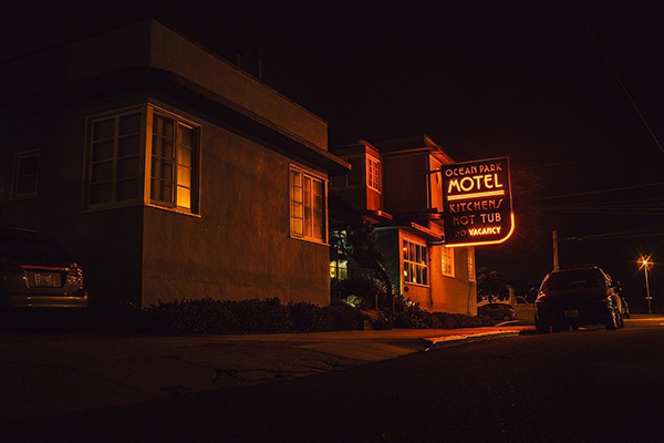 子ども残して出勤し逮捕…シングルマザーに同情と寄付集まる