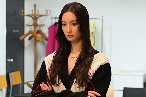 オー マイ ボス 菜々緒の着用ハイブランド大公開 21年2月19日 ウーマンエキサイト 1 2