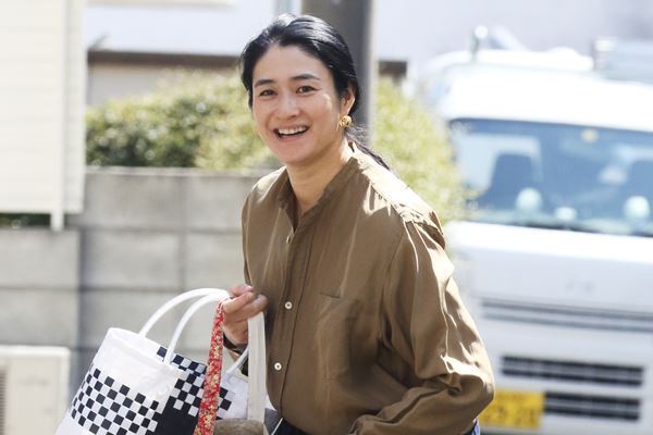 堀北真希に小雪も決断…コロナ禍で広がる“デュアルライフ”