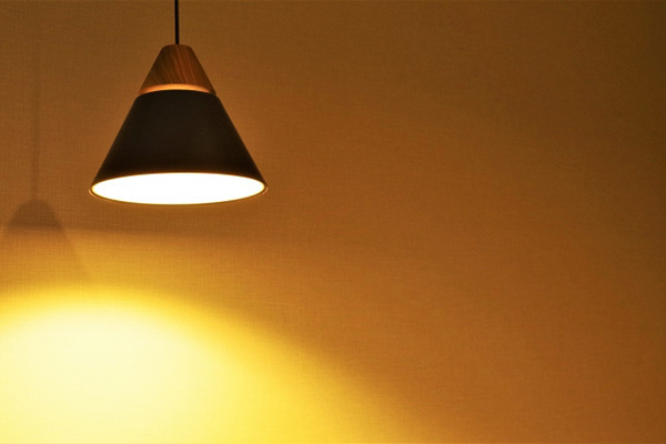 「快眠導く」と専門家がすすめる「寝落ちヨガ」4ポーズ