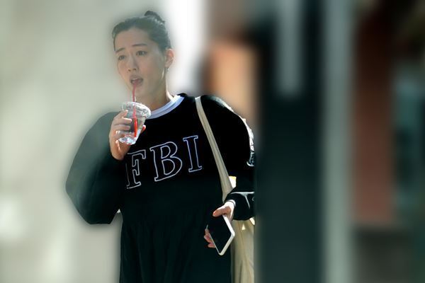 綾瀬はるか　胸にはFBI…オフでも“刑事”なセレブジム通い