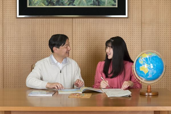 眞子さまと秋篠宮さまの会話は足りてる？ロイヤル父娘写真10