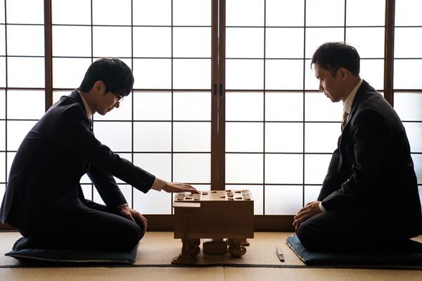 藤井二冠も師匠には素の18歳に　筆者語る「棋士師弟は唯一無二」