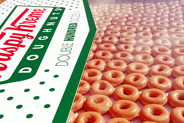 「ワクチン接種者にドーナツ進呈」クリスピークリームに非難