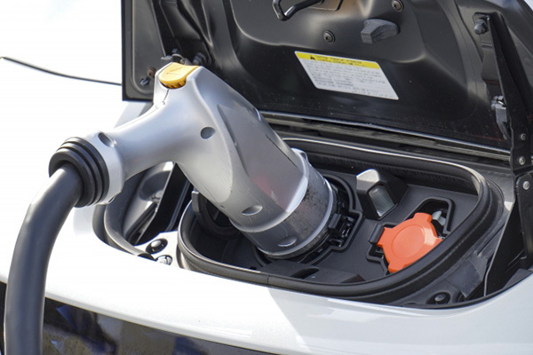 春から補助金増額の電気自動車　実際の走り心地を識者が解説