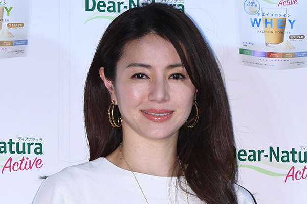 「半沢」「おちょやん」も…話題作で存在感放つ井川遥の飛躍