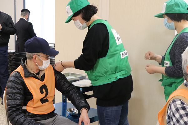 予約殺到のワクチン枠取る工夫「数秒前に電話」「末尾に＃」