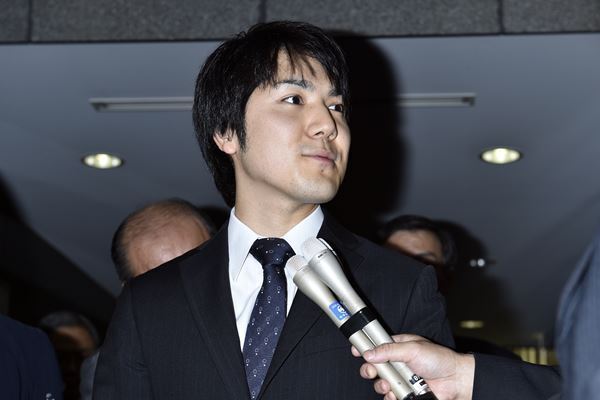 小室圭さんが見習うべき「涙の謝罪」会見で保身捨てられるか