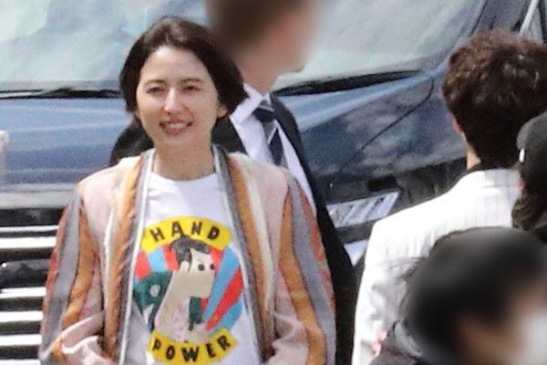 エキストラに金髪かつら！コンフィデンスマンJP新作の異変