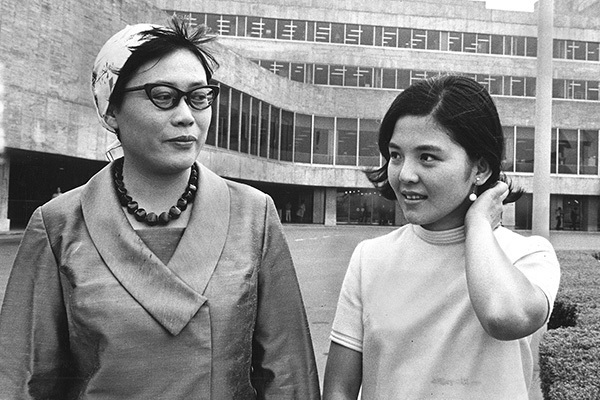 『渡鬼』『おしん』…橋田壽賀子さん50年超の秘蔵写真