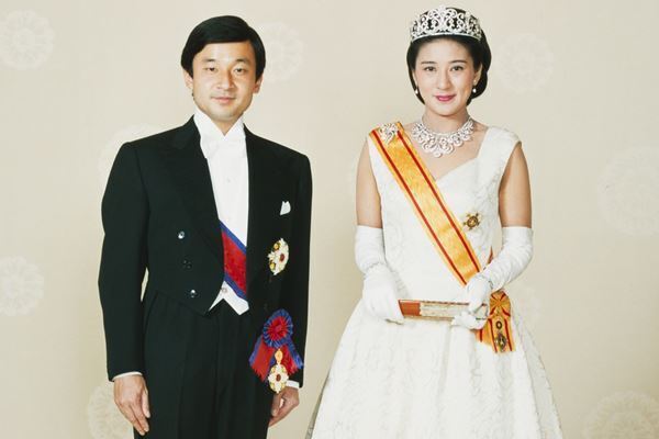 皇后3年目へ！雅子さま歴代ドレス写真と着こなしポイント