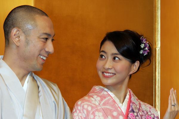 海老蔵 麻央さんと暮らした豪邸売却へ…すでに内装解体も開始