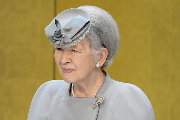 「大きく息をすることが…」美智子さまが憂慮される“小室さん問題”