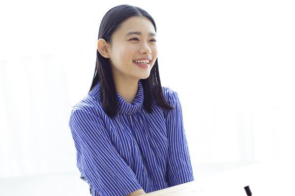 杉咲花語る“夫”成田凌への信頼「目が合うだけで落ち着いた」