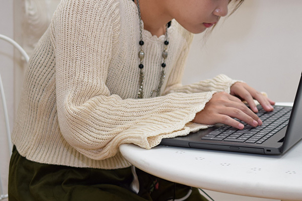 血行促進、固まった筋肉をやわらげる“逆ストレッチ”