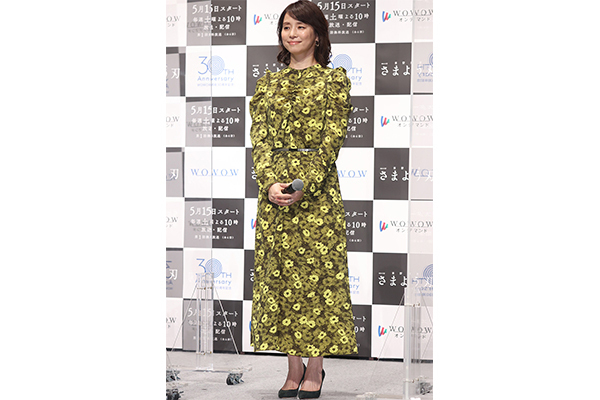 石田ゆり子、尾野真千子…トレンド初夏ワンピどっちを真似る？