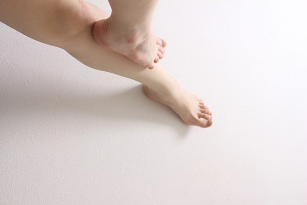 バランス感覚を鍛え認知症を予防する「片足立ちトレーニング」