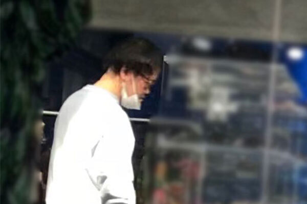 アインシュタイン稲田が購入　トレードマーク眼鏡は計9万円