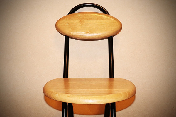 まずは「立ち座り運動」から！脚力を鍛える自宅トレ