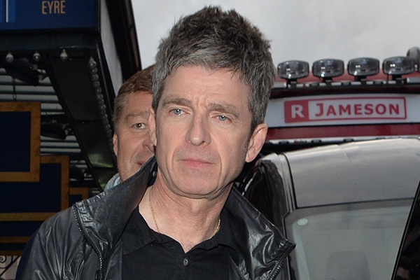 “不仲な兄弟”の先輩ノエル・ギャラガー、ヘンリー王子に「黙ってろ」