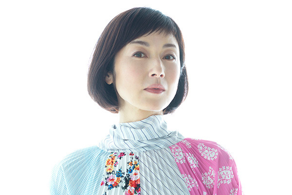 高岡早紀“自称28歳”の魔性！母子関係で見えた素顔は？