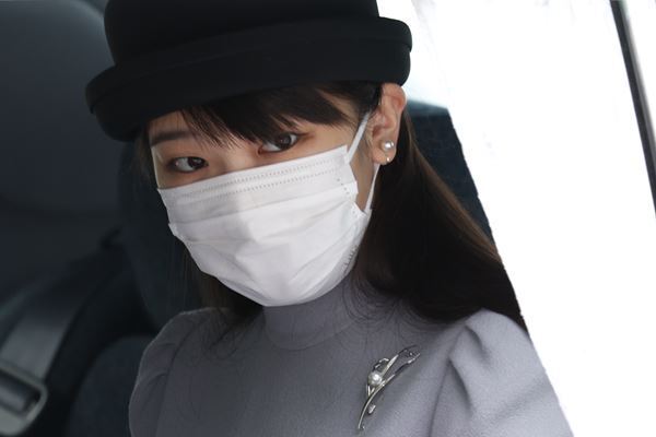 眞子さま“5カ月ぶり外出”の異変…報道陣に丁寧すぎる一礼