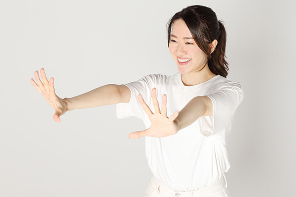 脳の血流を増やして認知機能を回復「1日3分のOK指体操」