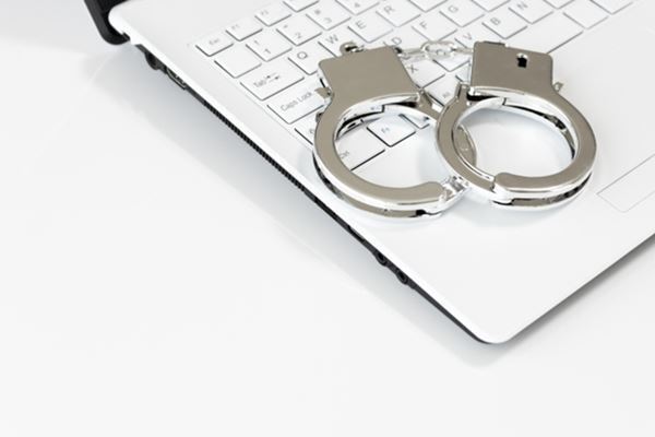 へずまりゅう法廷で大号泣…「泣くならやるな」と白けた声も